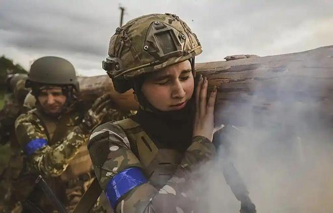 兵成建制填线伤亡数据触目惊心EVO视讯俄罗斯兵力枯竭:女(图3) 兵成建制填线伤亡数据触目惊心EVO视讯俄罗斯兵力枯竭:女(图3)