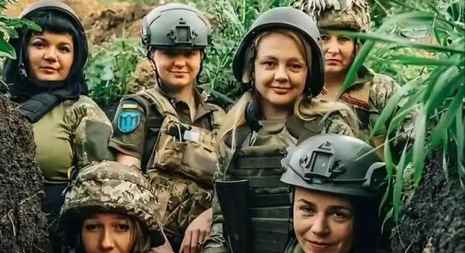 兵成建制填线伤亡数据触目惊心EVO视讯俄罗斯兵力枯竭:女(图2) 兵成建制填线伤亡数据触目惊心EVO视讯俄罗斯兵力枯竭:女(图2)